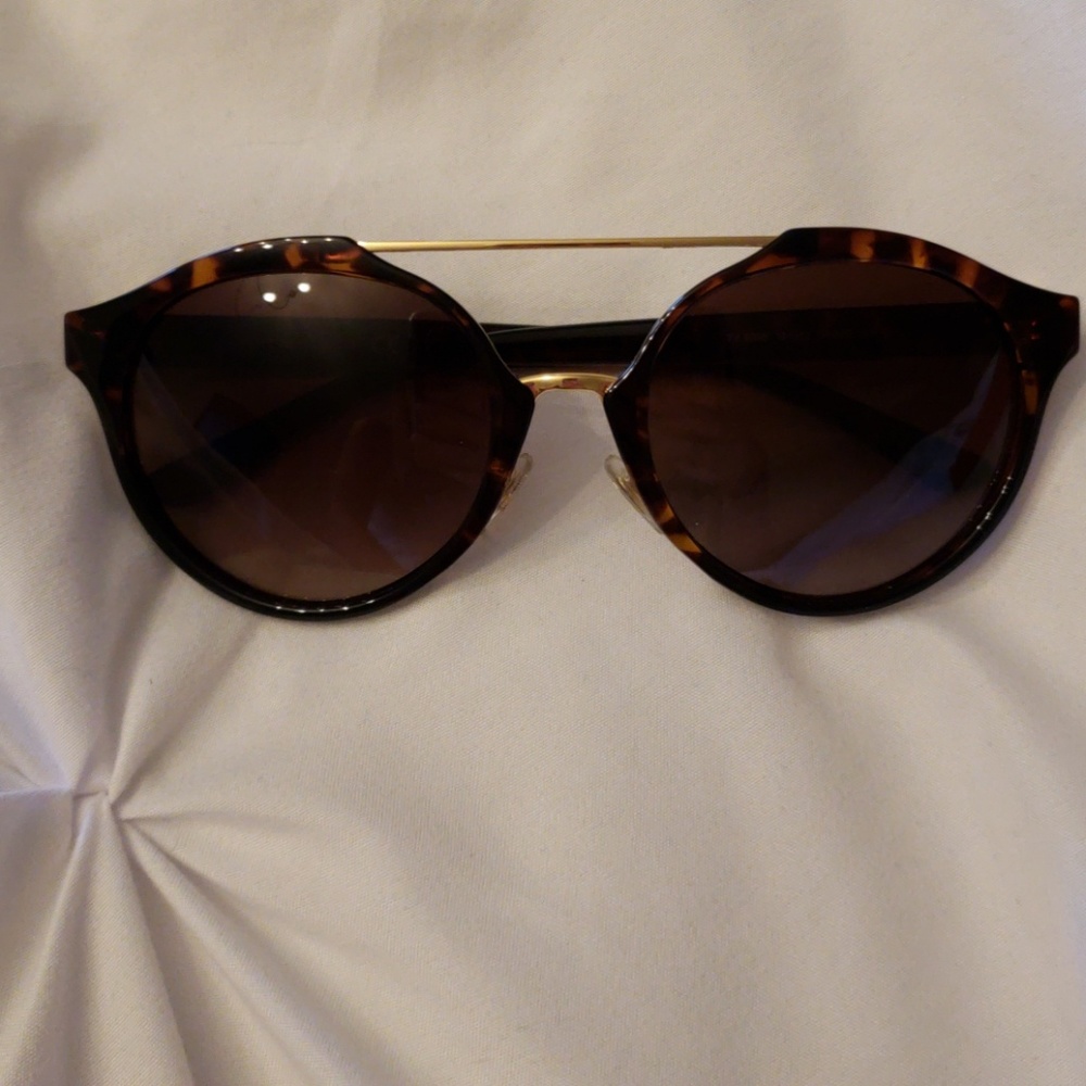 Tory Burch Tortoise Shell Brow Bar Sunglasses